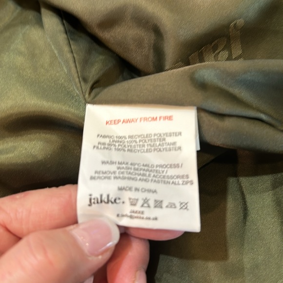 Jakke - Poppy recycled puffer jacket. Khaki green - Picture 9 of 10